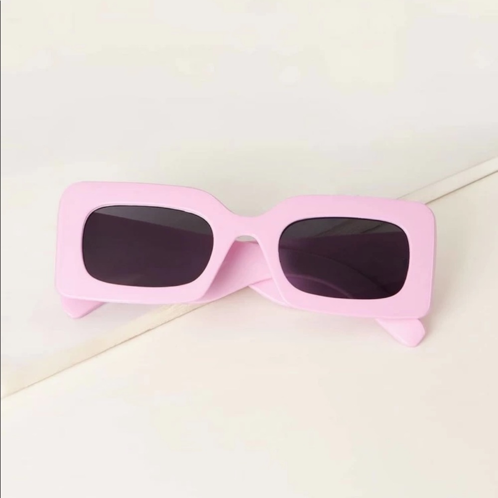 🌼 Pink square shaped sunglasses 🌼